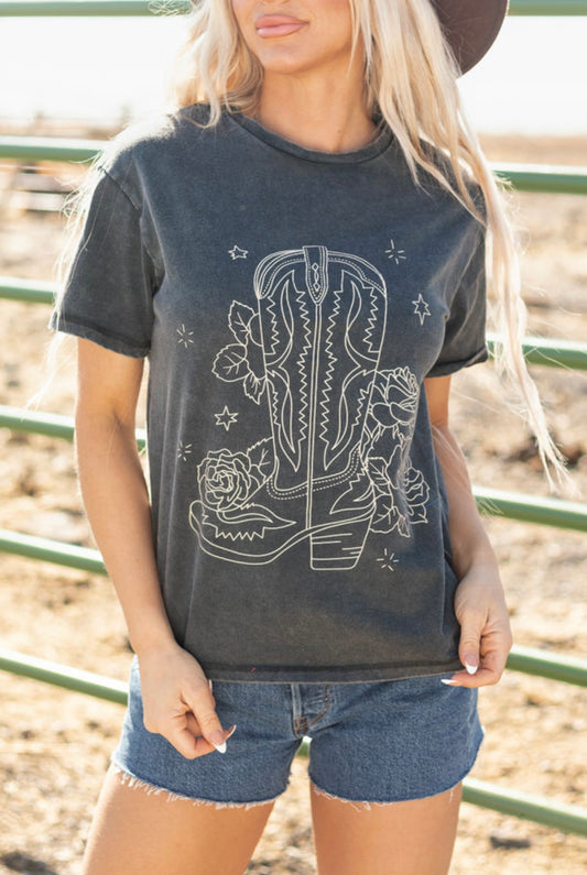 BOOTS & BLOOMS GRAPHIC TEE
